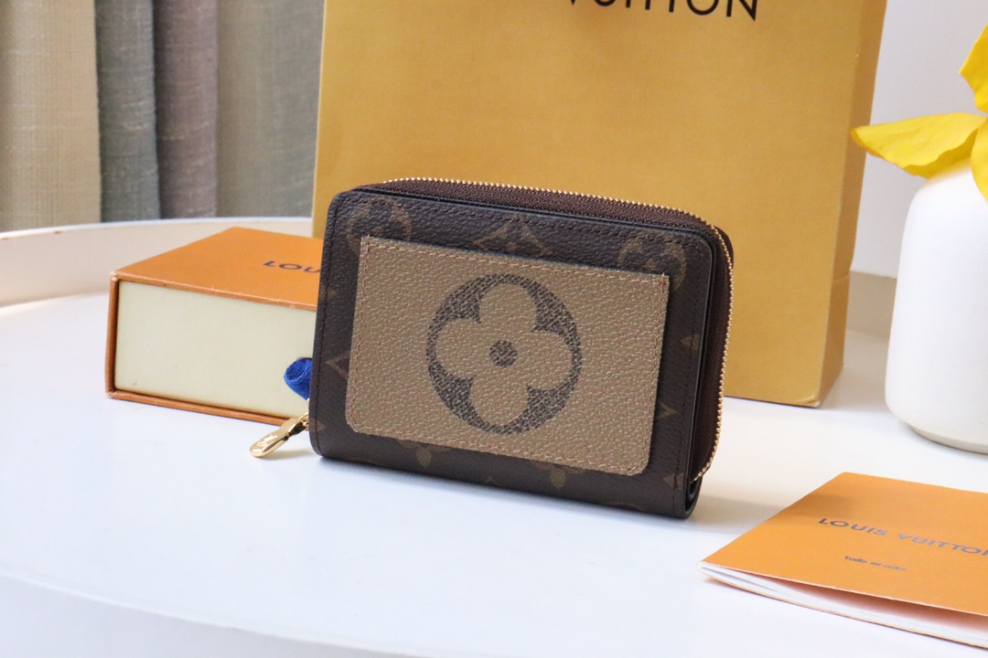 L*ouis V*uitton Bag Top Quality 11.5*8.5*2.2CM