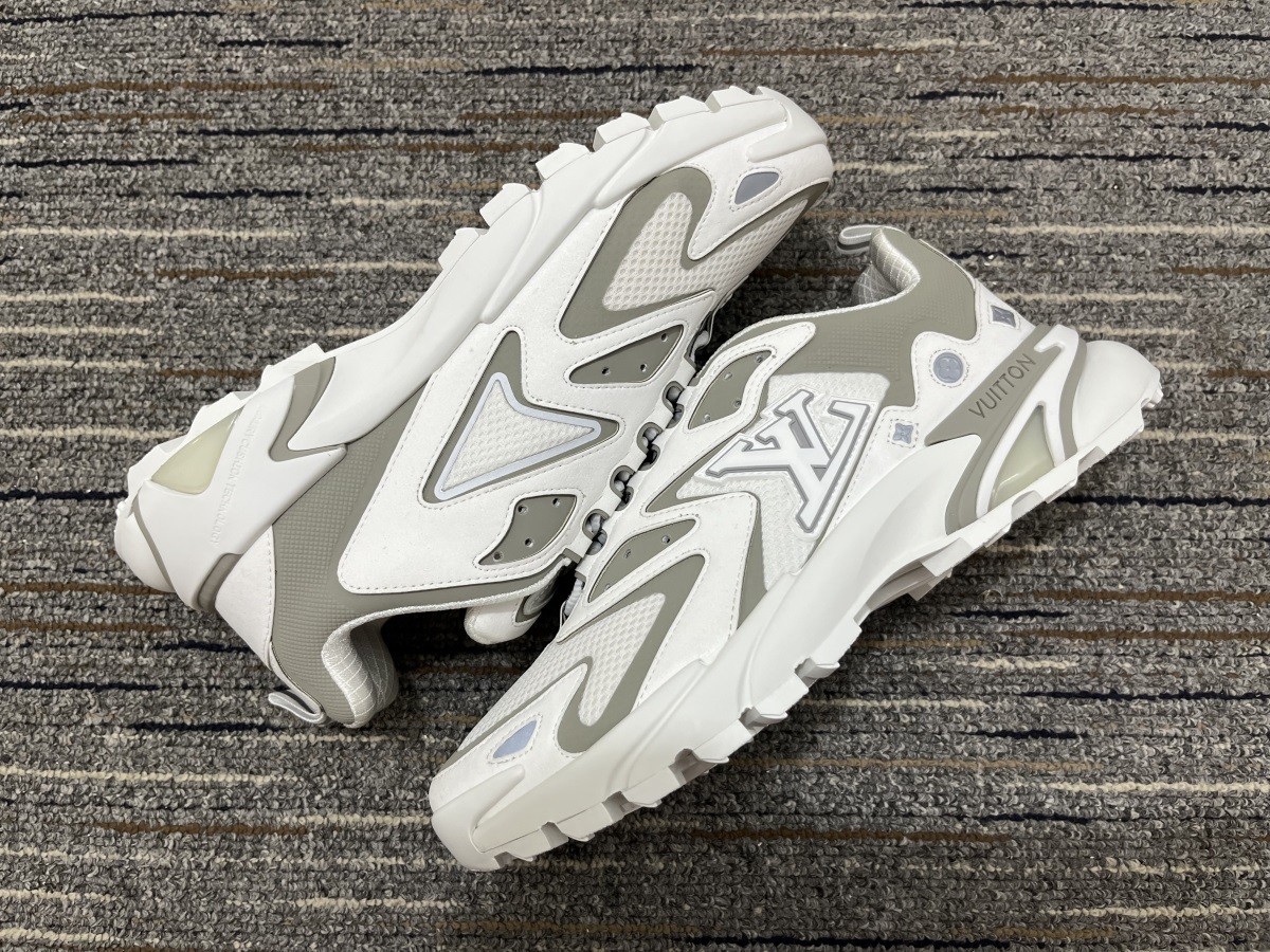 Men L*ouis V*uitton Top Sneakers