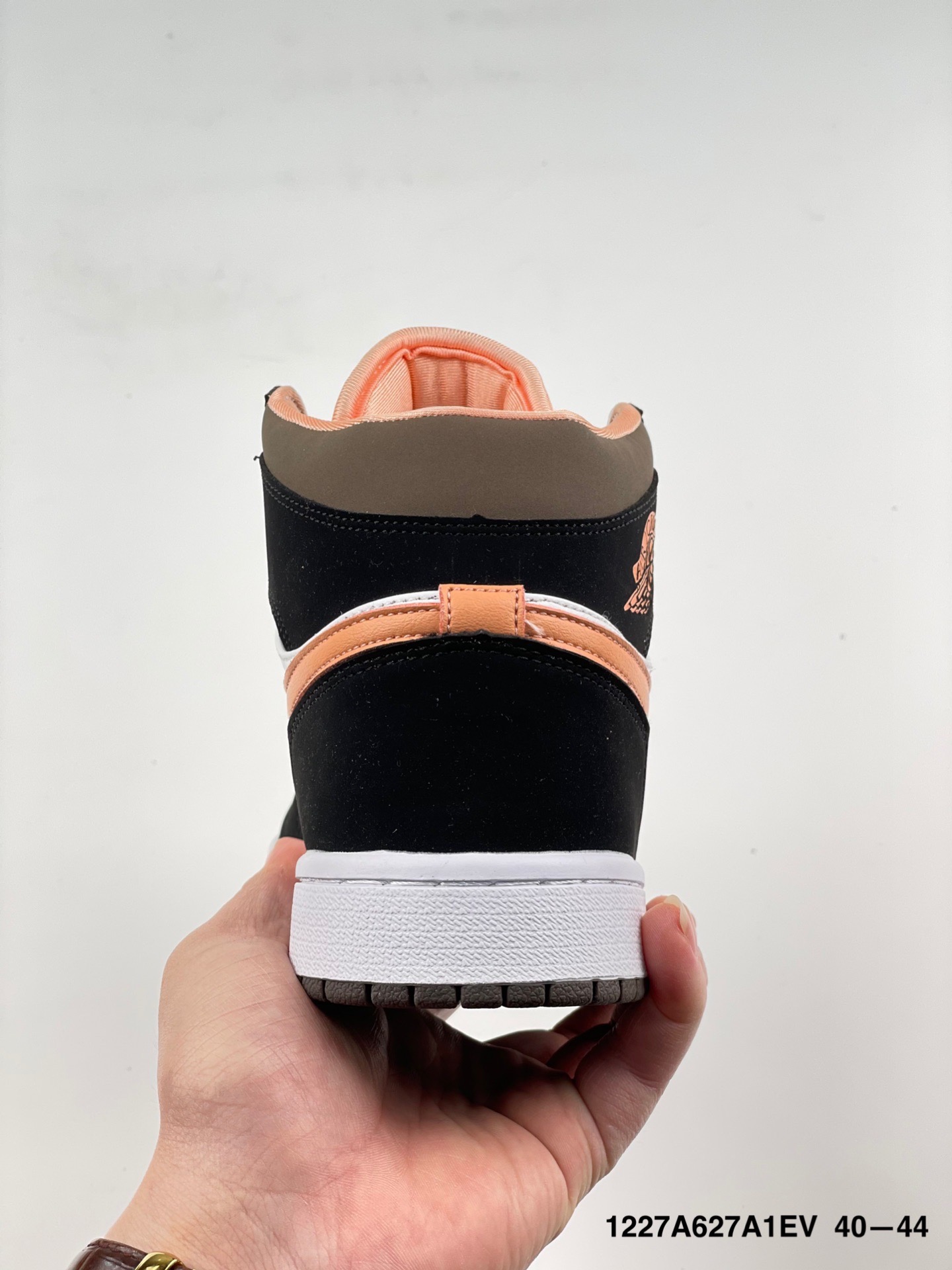 Air Jordan 1 mid incredible hulk