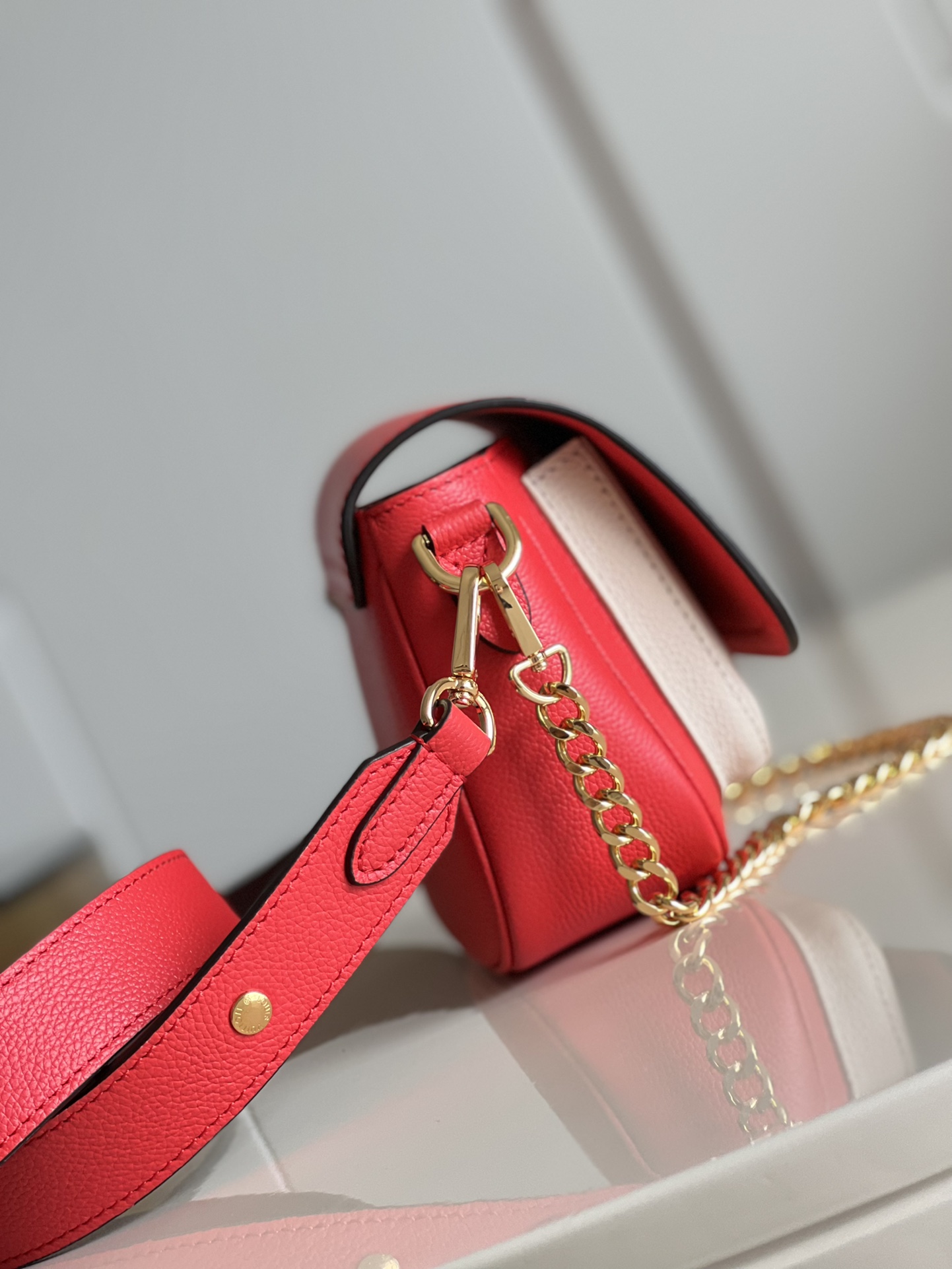 L*ouis V*uitton Bag Top Quality 19*13*8CM