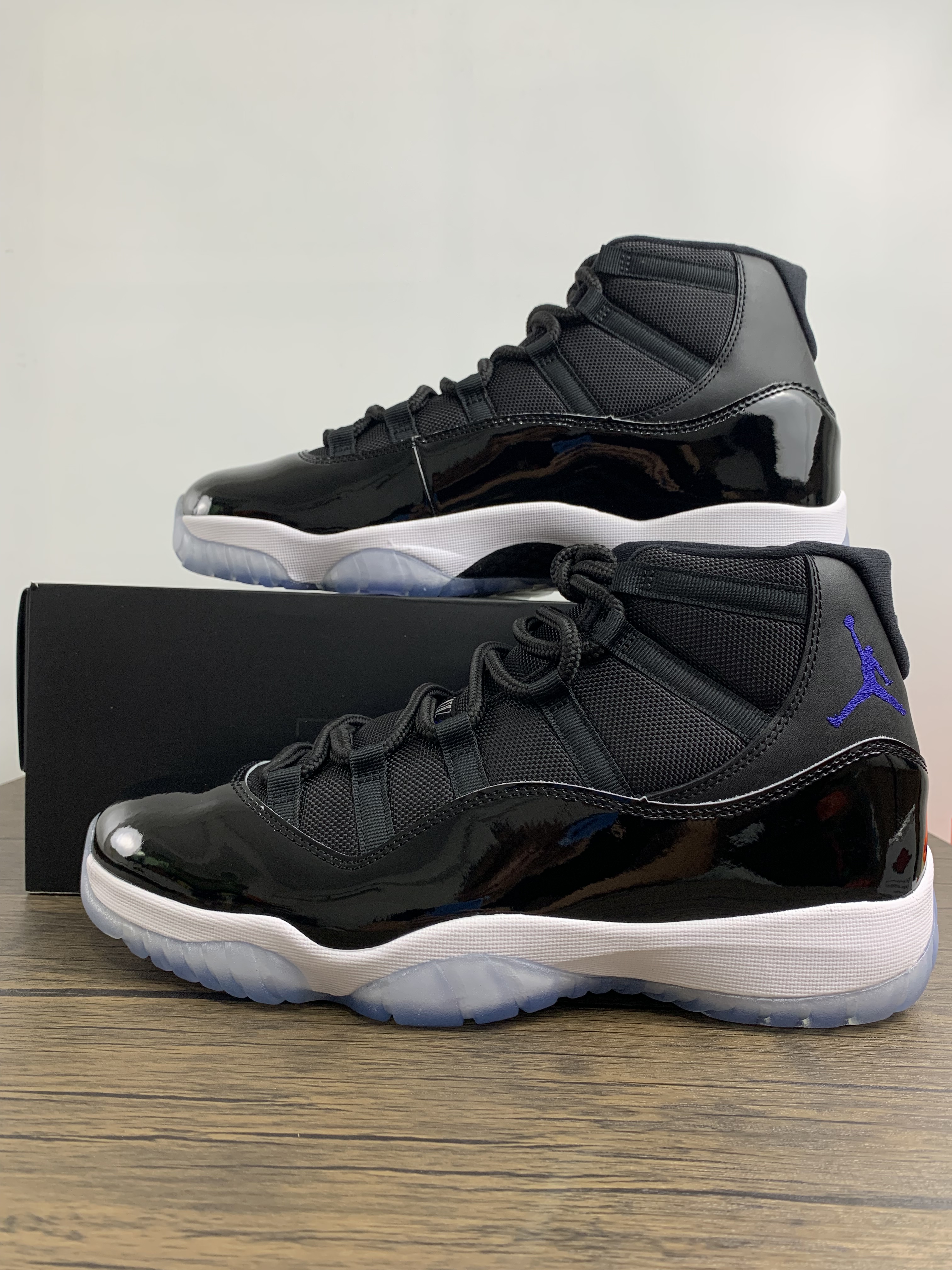 Air Jordan 11 “Bred” 378037-061