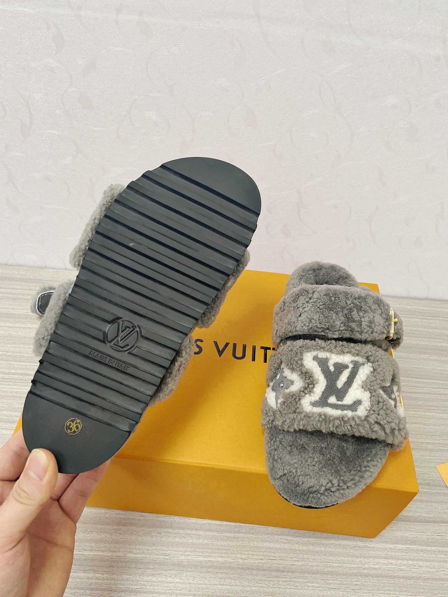 Women L*ouis V*uitton Top Sandals