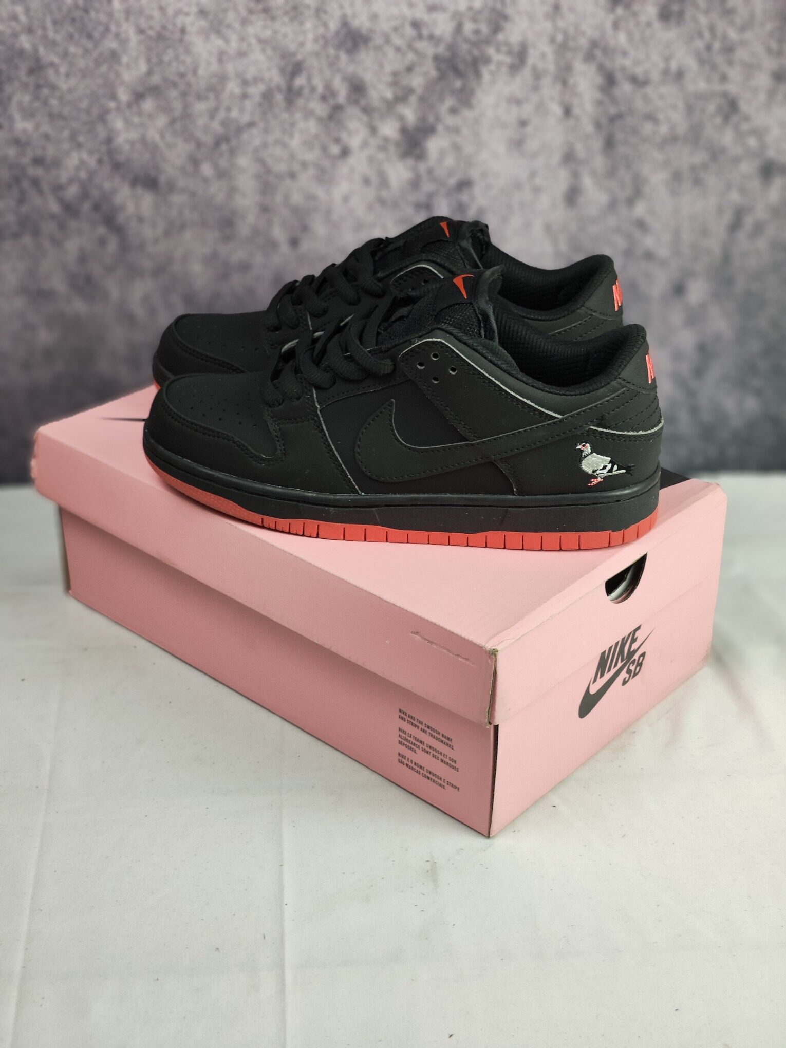 from Nike SB DUNK LOW men women sneaker