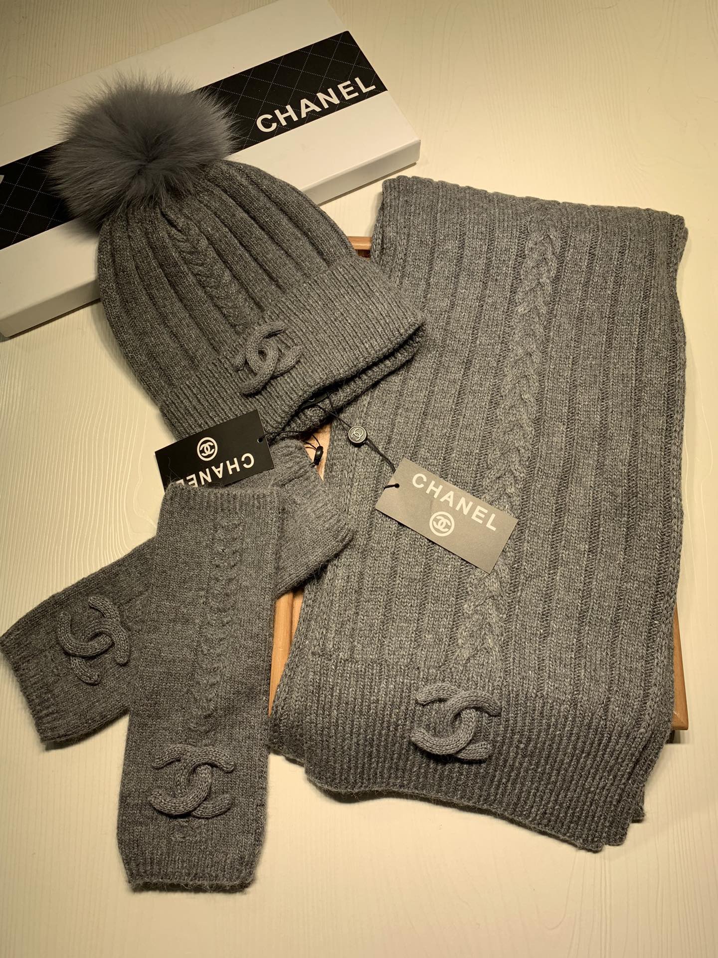 Copy Women Men Hat+Gloves+The scarf C*hanel