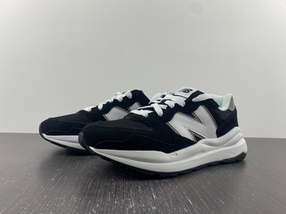 N*ew B*alance Sneakers Maikesneakers