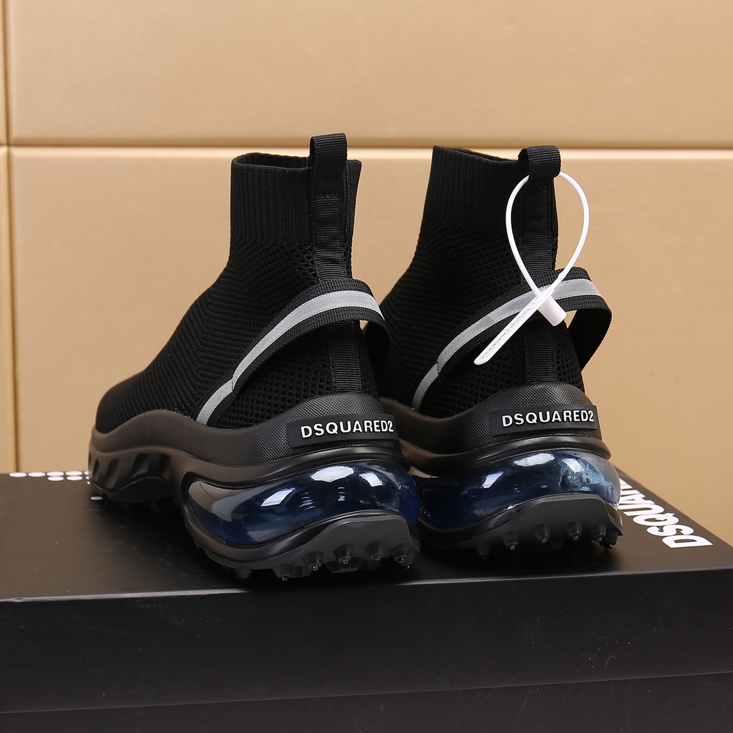 Men O*ff W*hite Top Sneakers