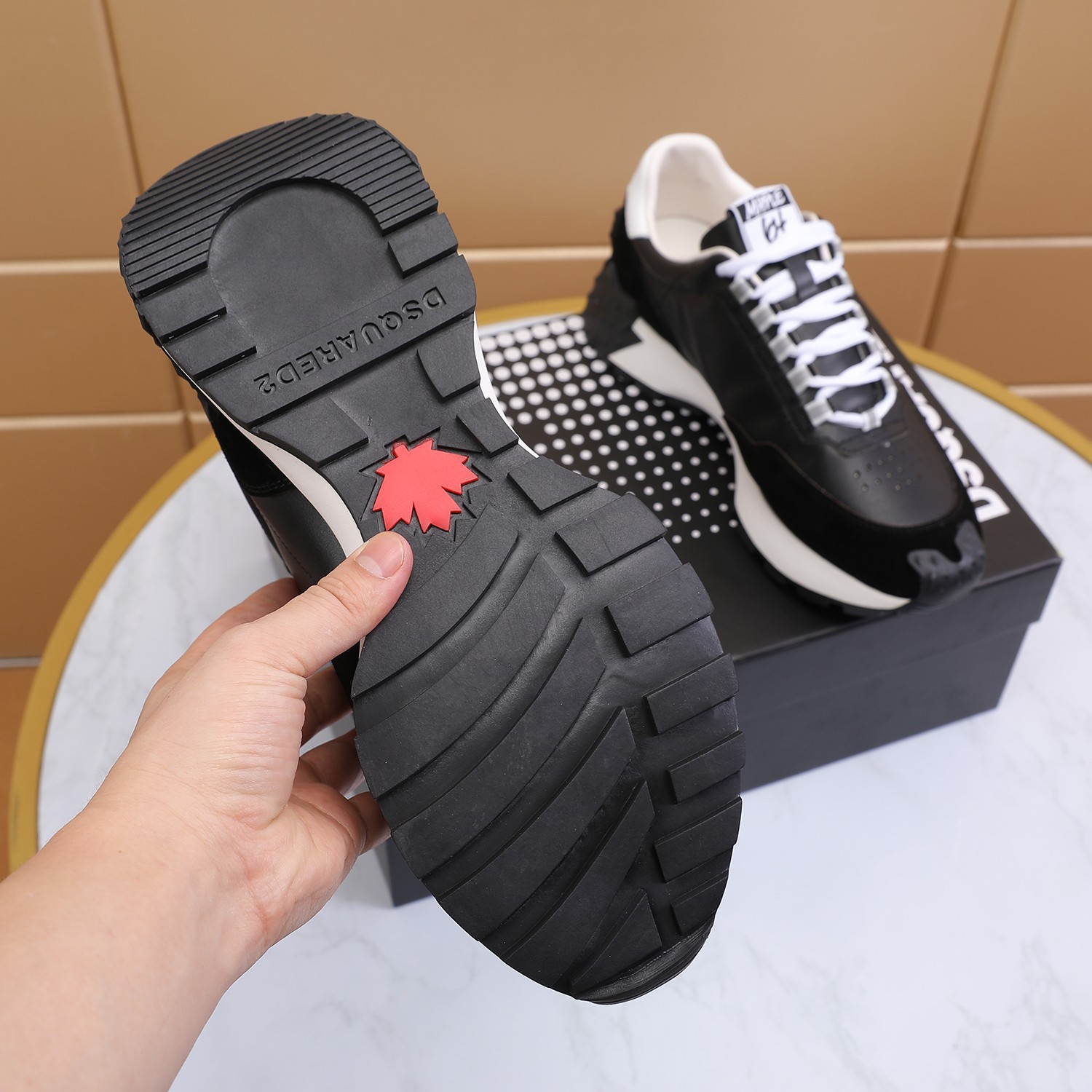 Men O*ff W*hite Top Sneakers