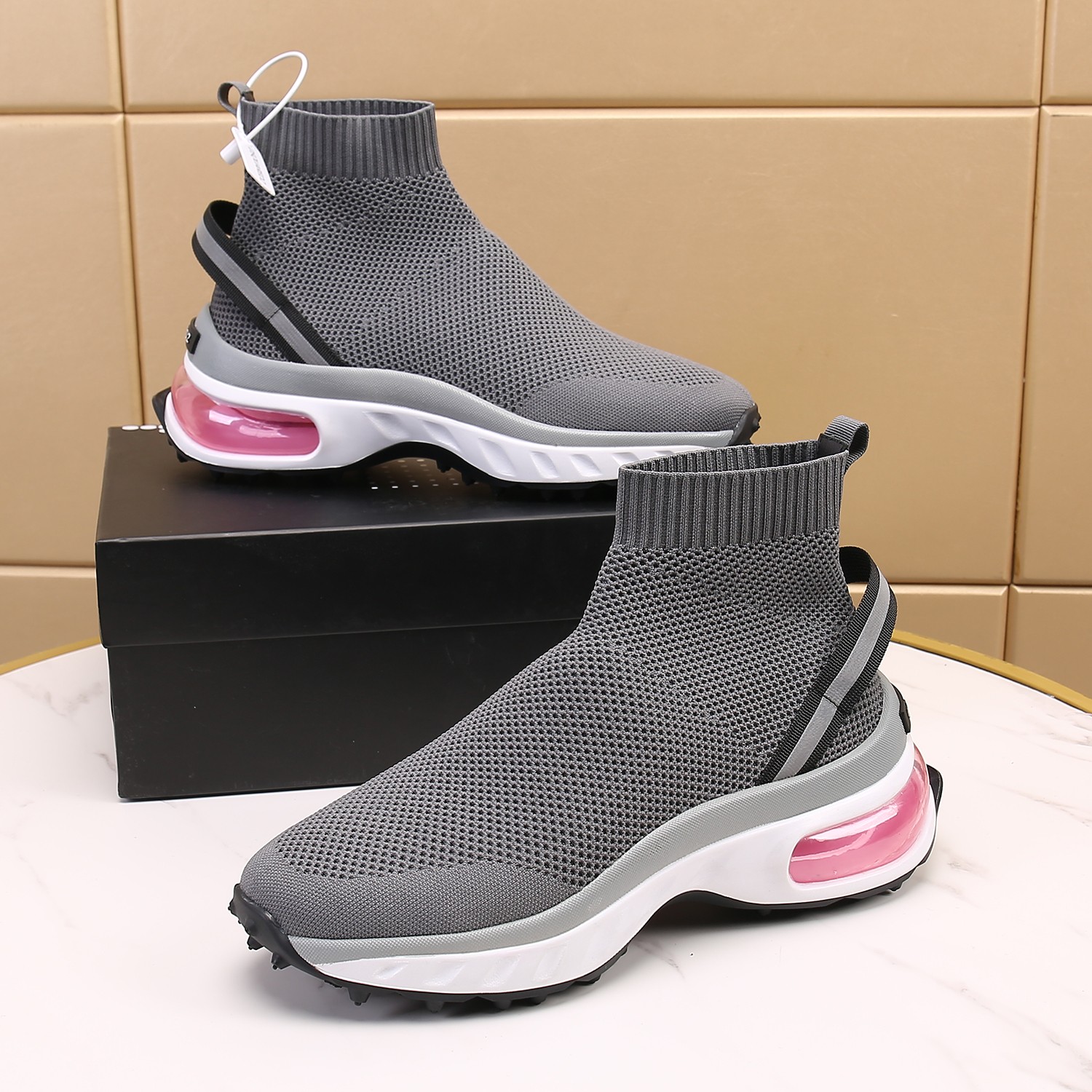 Men O*ff W*hite Top Sneakers