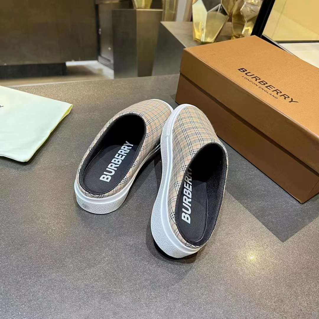 Men Women B*rberry Sneaker ()