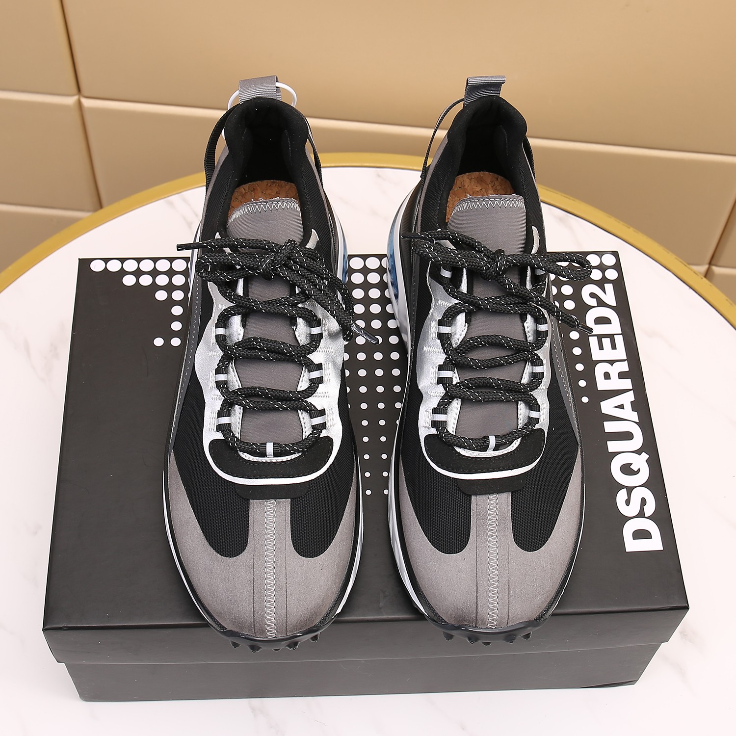 Men O*ff W*hite Top Sneakers