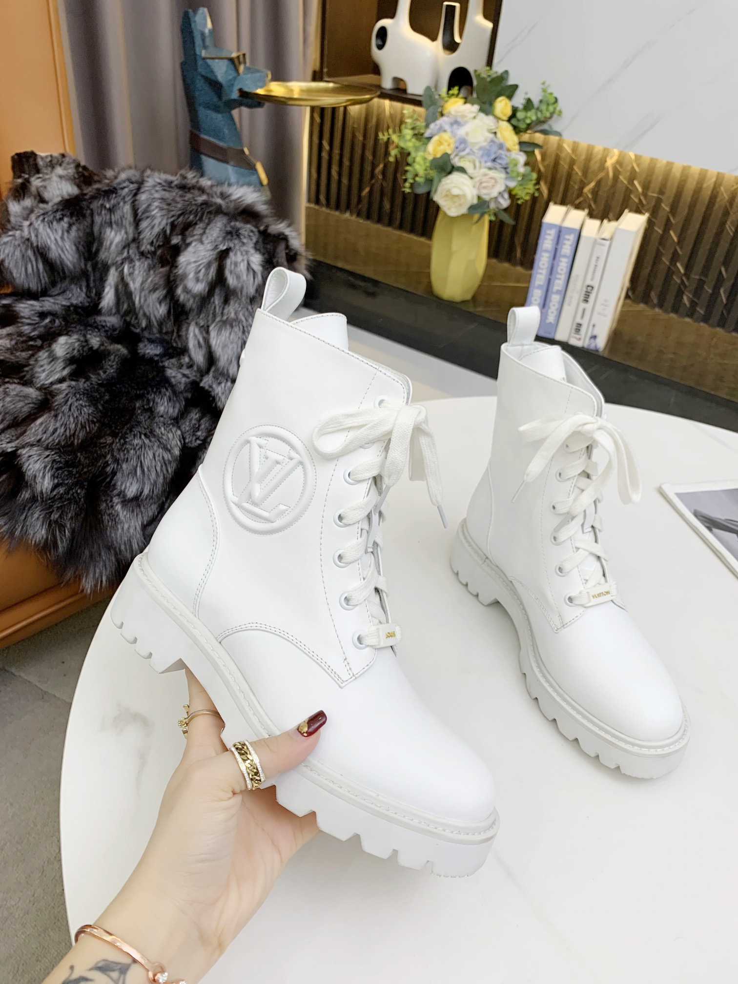 Women L*ouis V*uitton Top Boots Maikesneakers