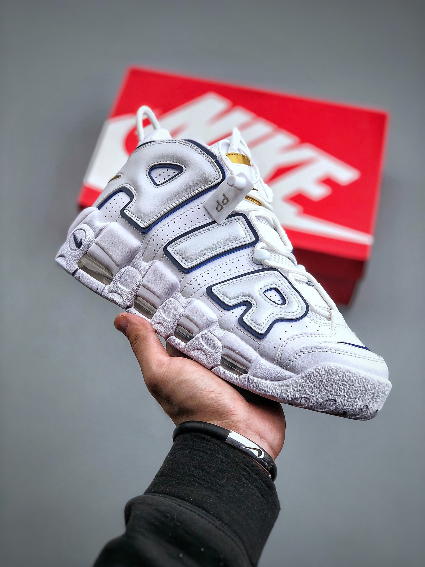 Nike air more uptempo