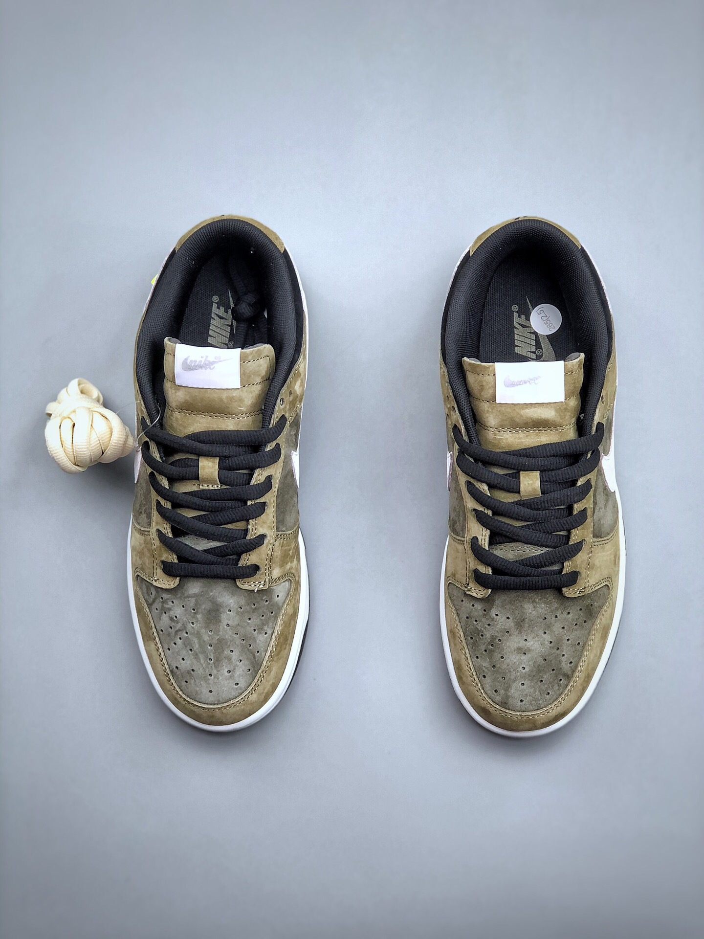 WTVUA x Nike dunk SB Low