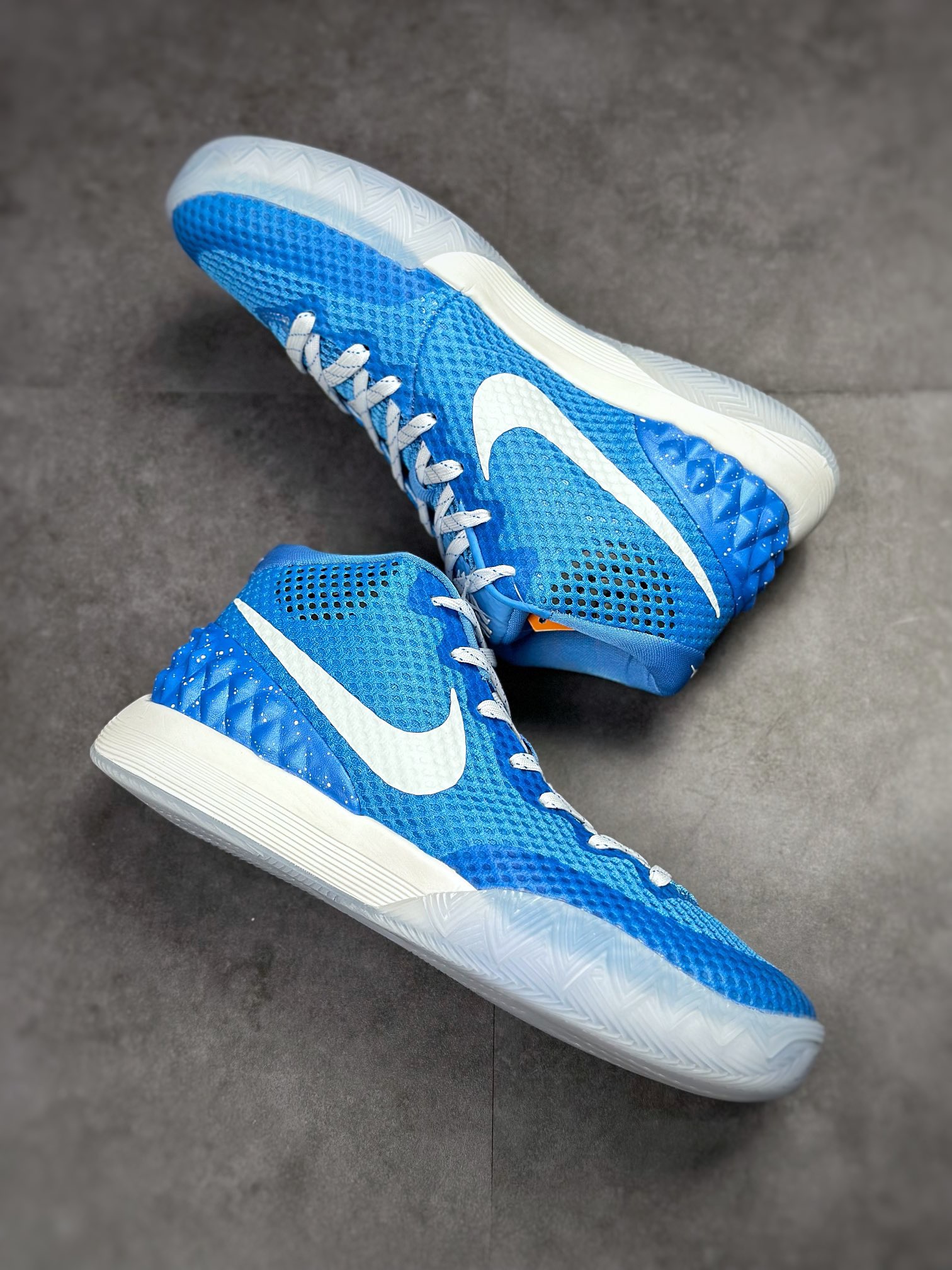 NIKE Kyrie 1