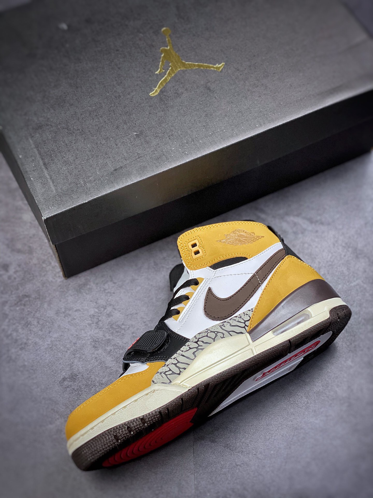 NIKE Air Jordan Legacy 312