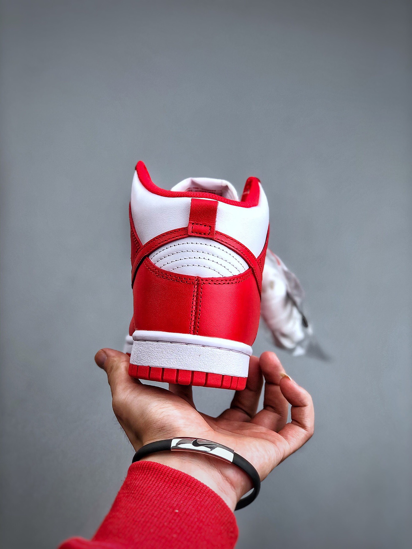 Nike SB Dunk High university red