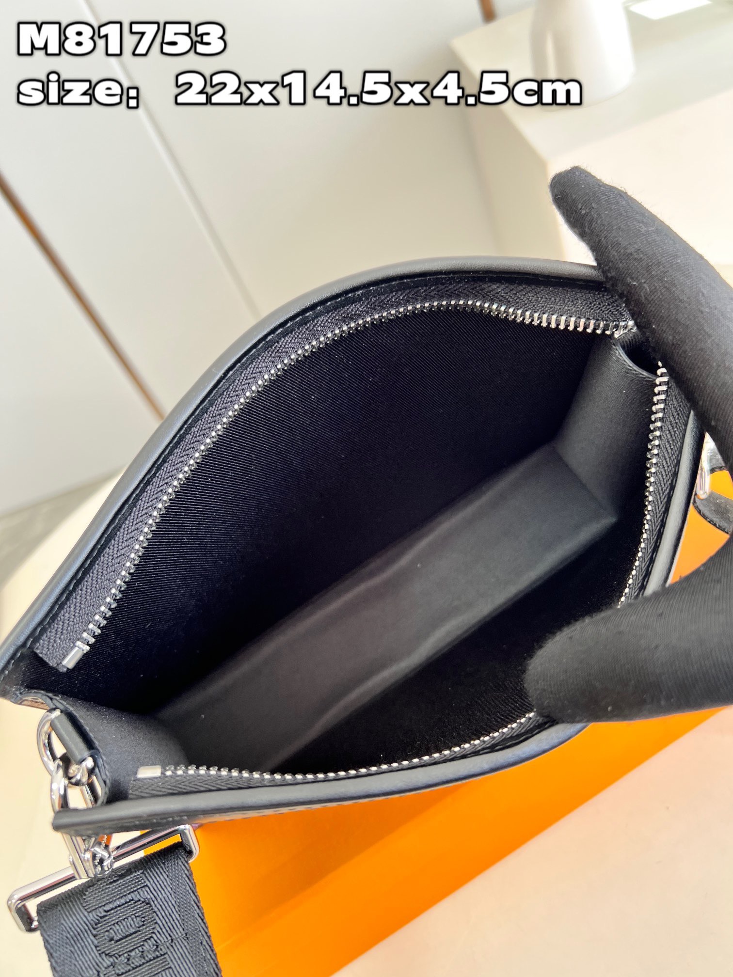 L*ouis V*uitton Top Bag