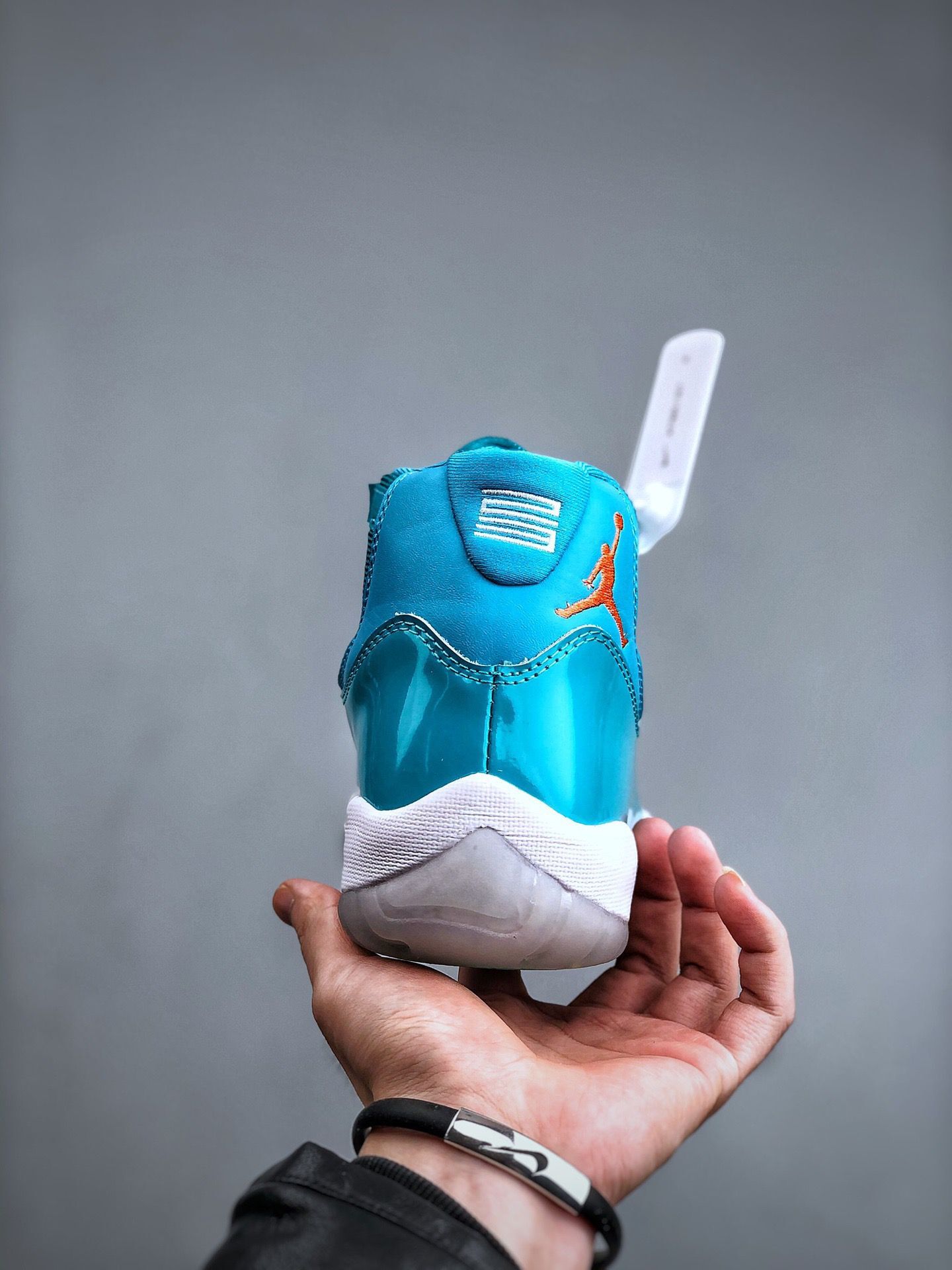 Air Jordan 11 retro south coast at7802-116 ()