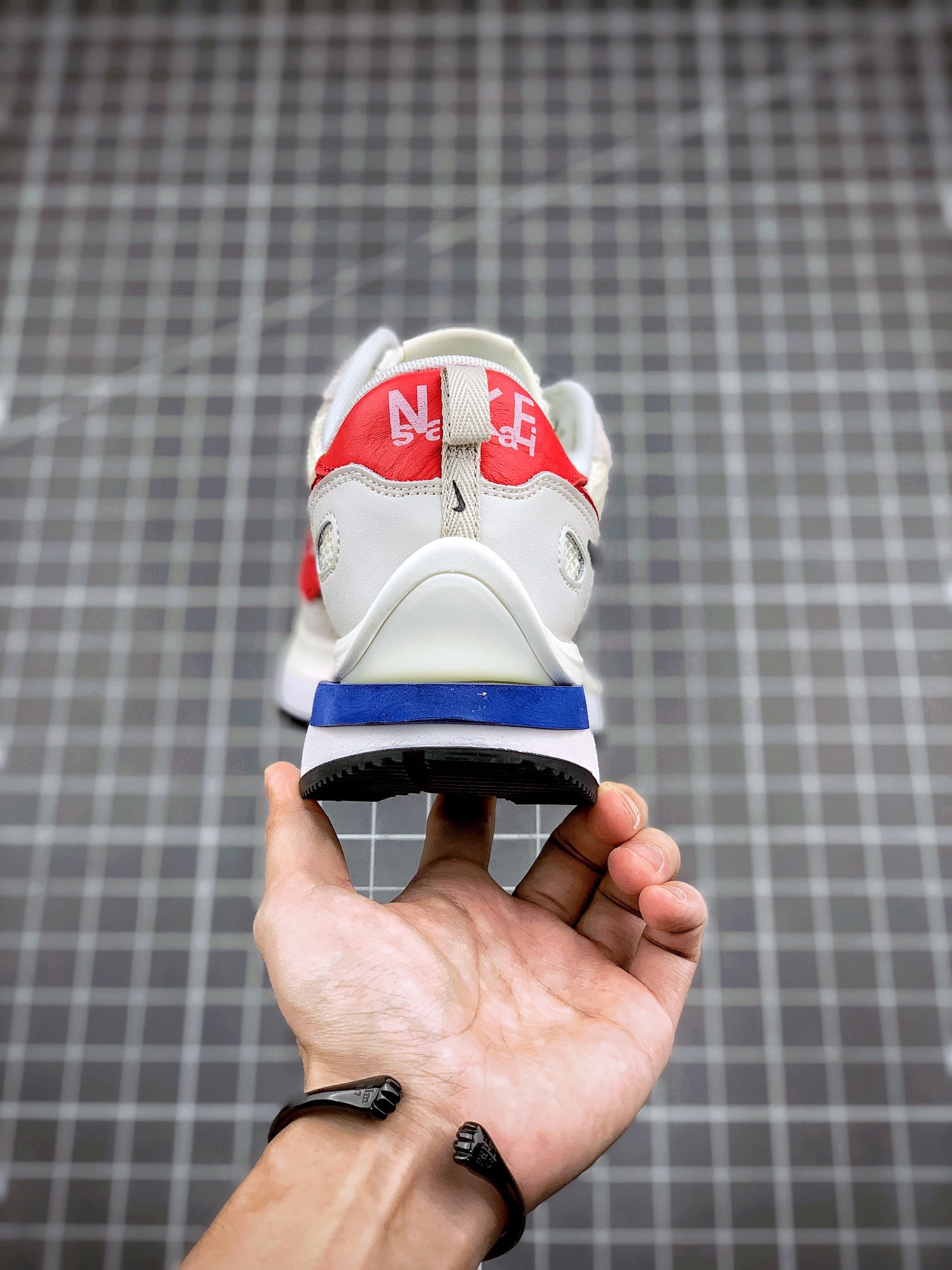 Sacai+Nike vaporwaffle sesame void