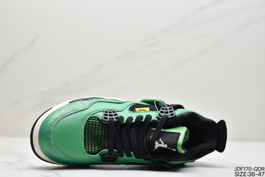 NIKE Air Jordan 4