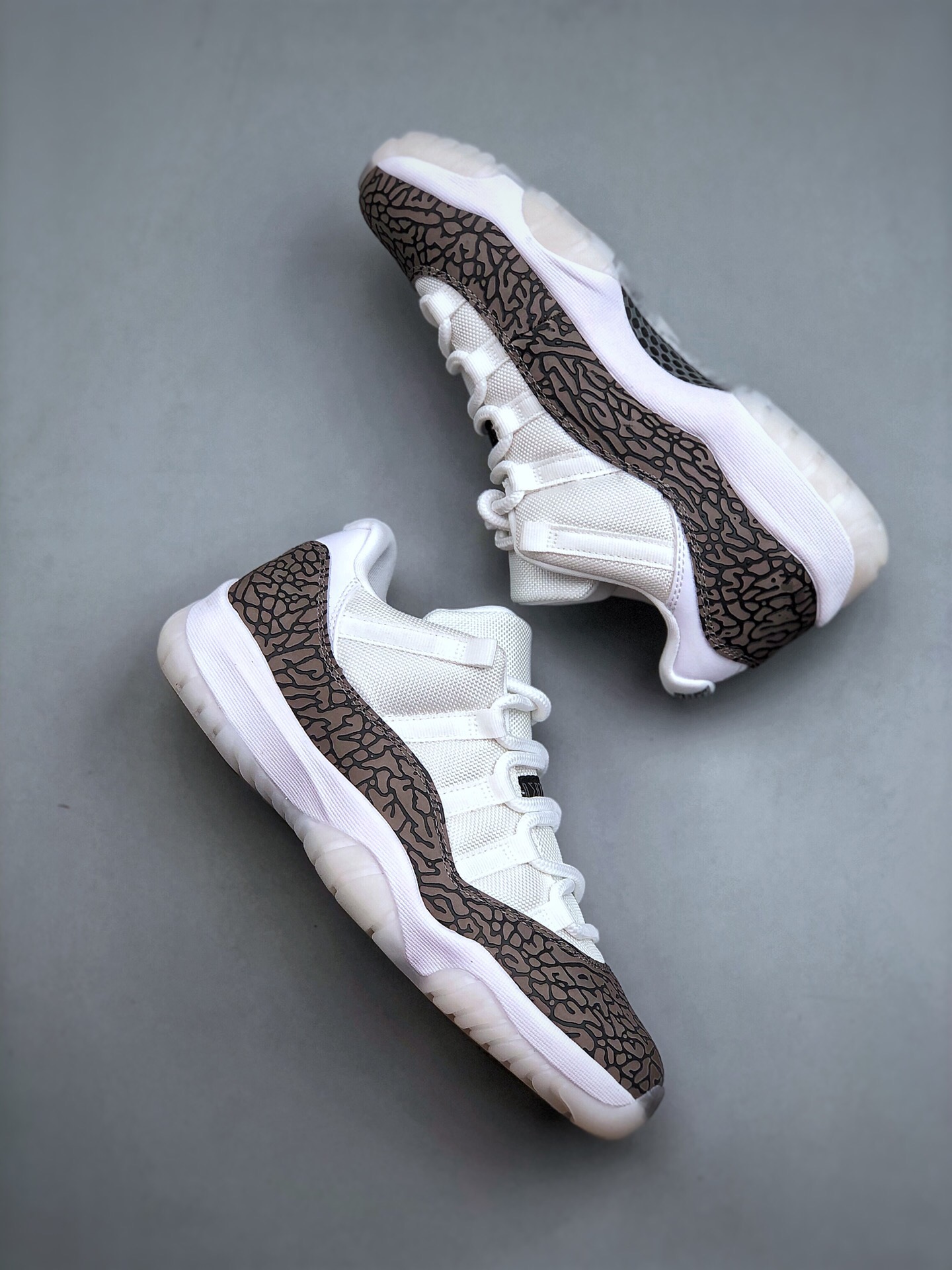 NIKE Air Jordan 11（）