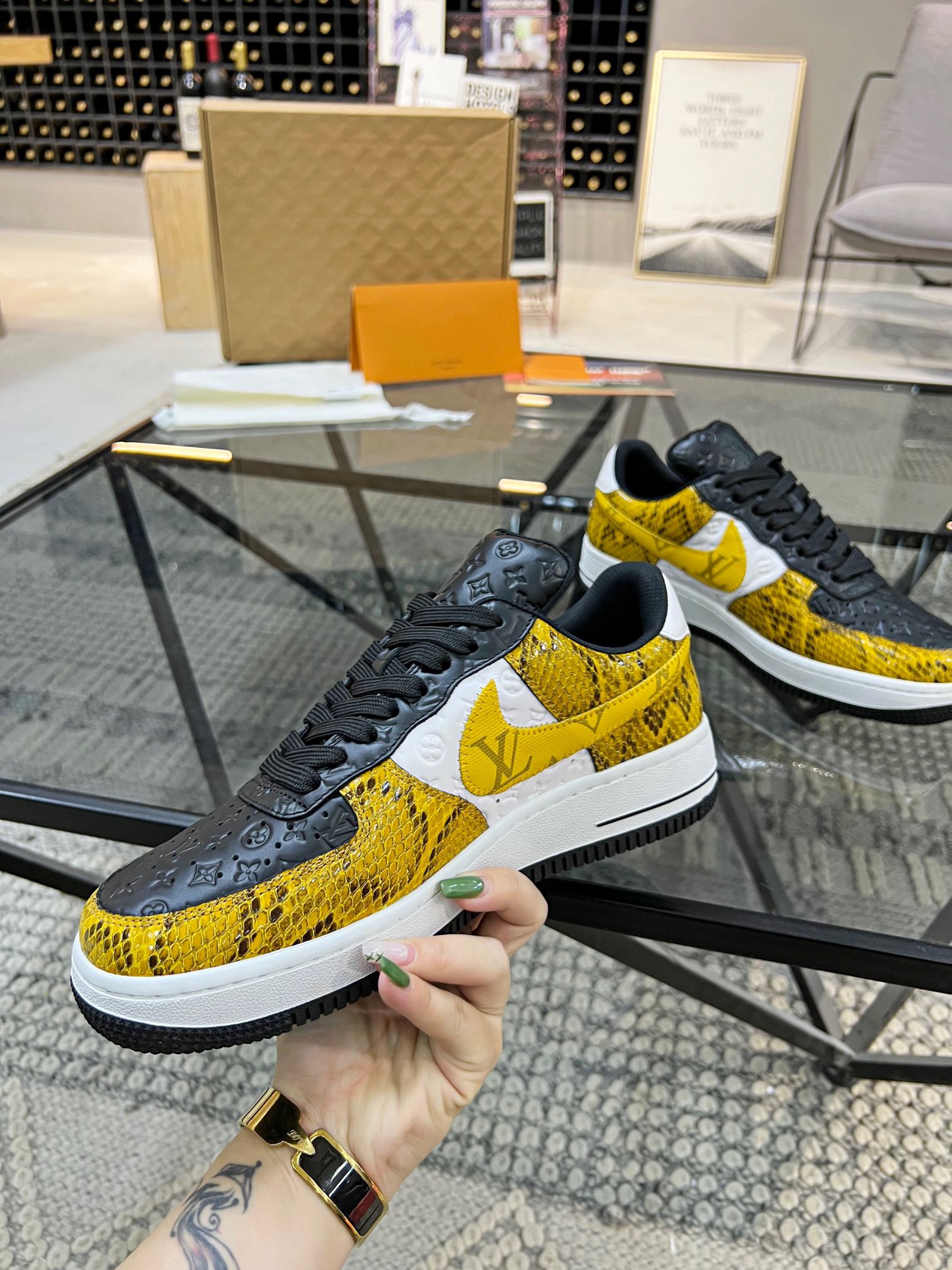 Men Women L*ouis V*uitton x NIKE Sneakers Maikesneakers