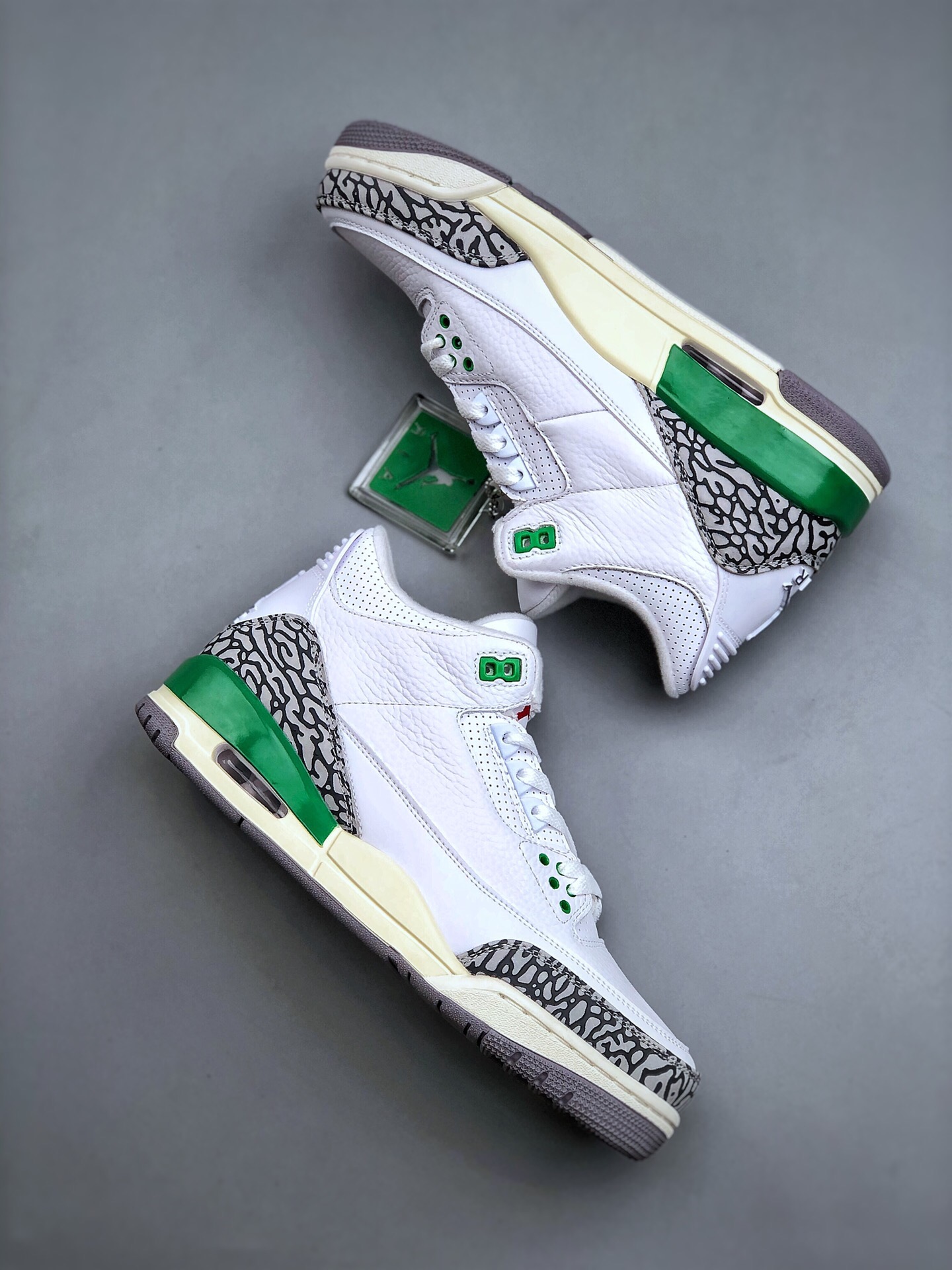 NIKE Air Jordan 3