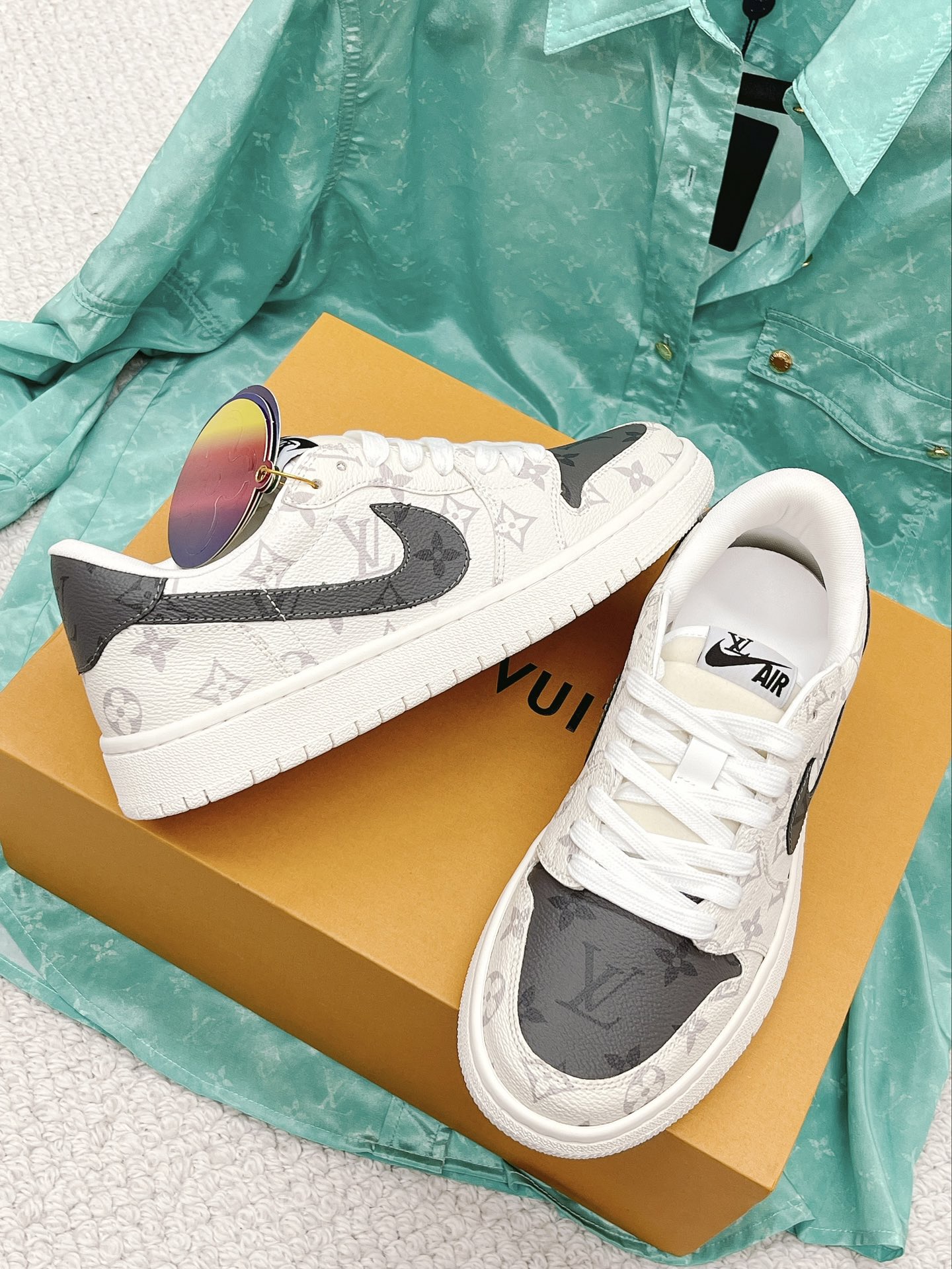 Men Women L*ouis V*uitton x NIKE Sneakers Maikesneakers