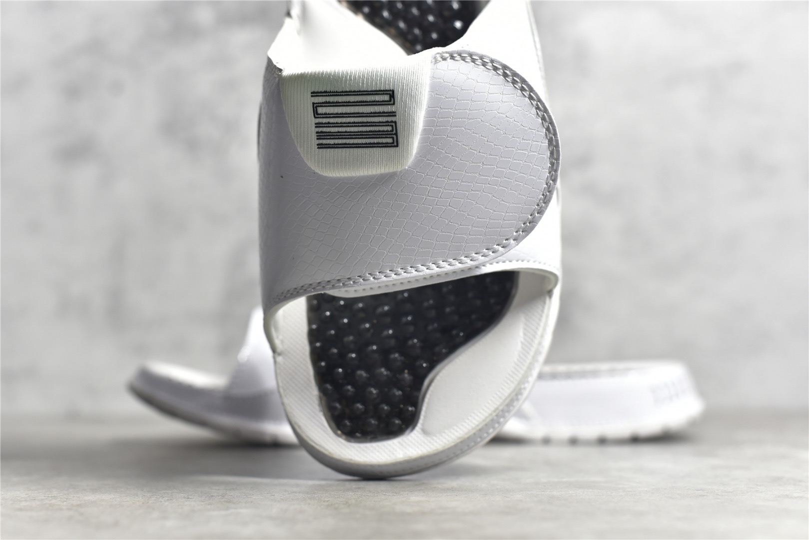 Nike Air Jordan 11 Slippers