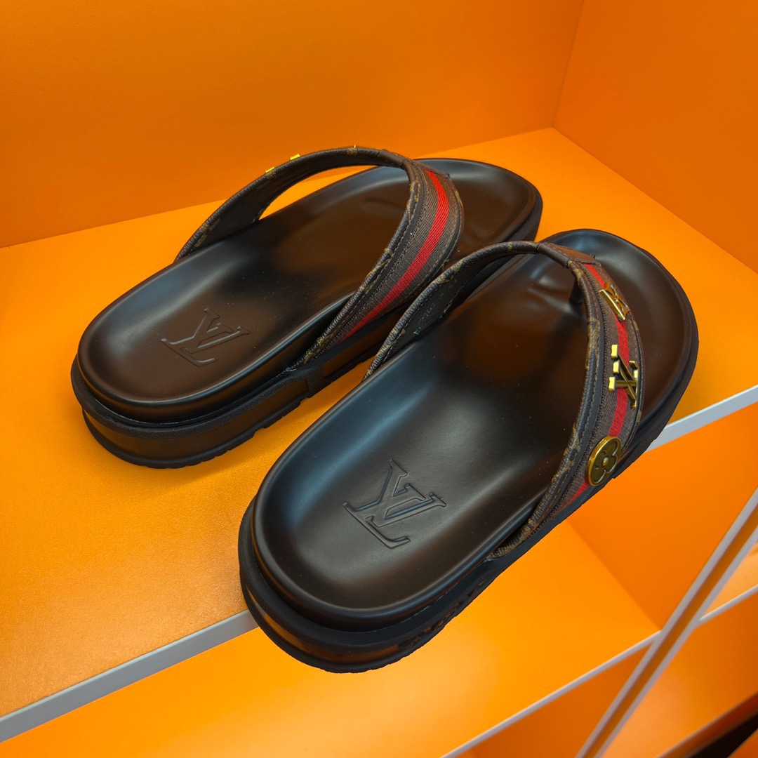 1 Men L*ouis V*uitton Top Slippers