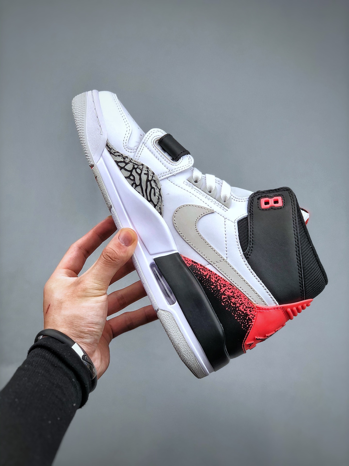 NIKE Air Jordan Legacy 312
