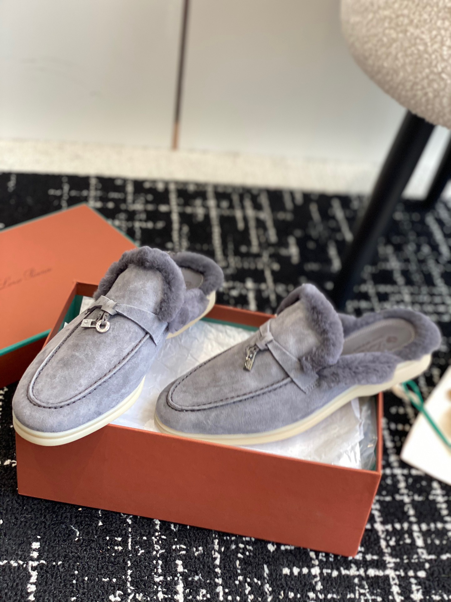 Women L*oro P*iana Top Loafer （）