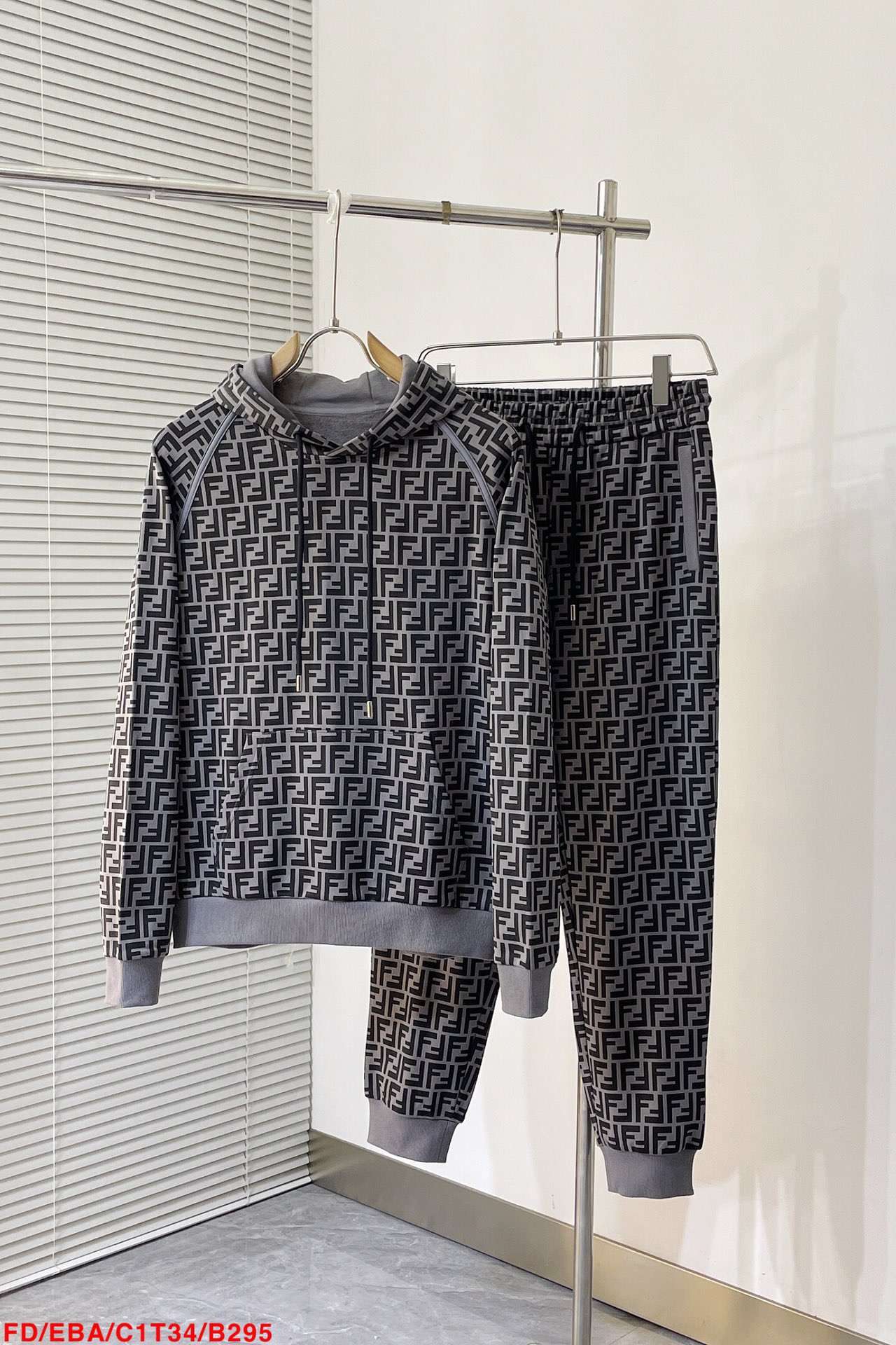 Men suits Top Quality