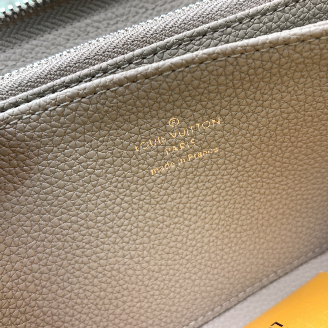 L*ouis V*uitton Top Bag