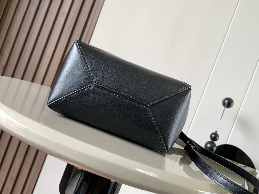 L*oewe Bag 9030 Top Quality