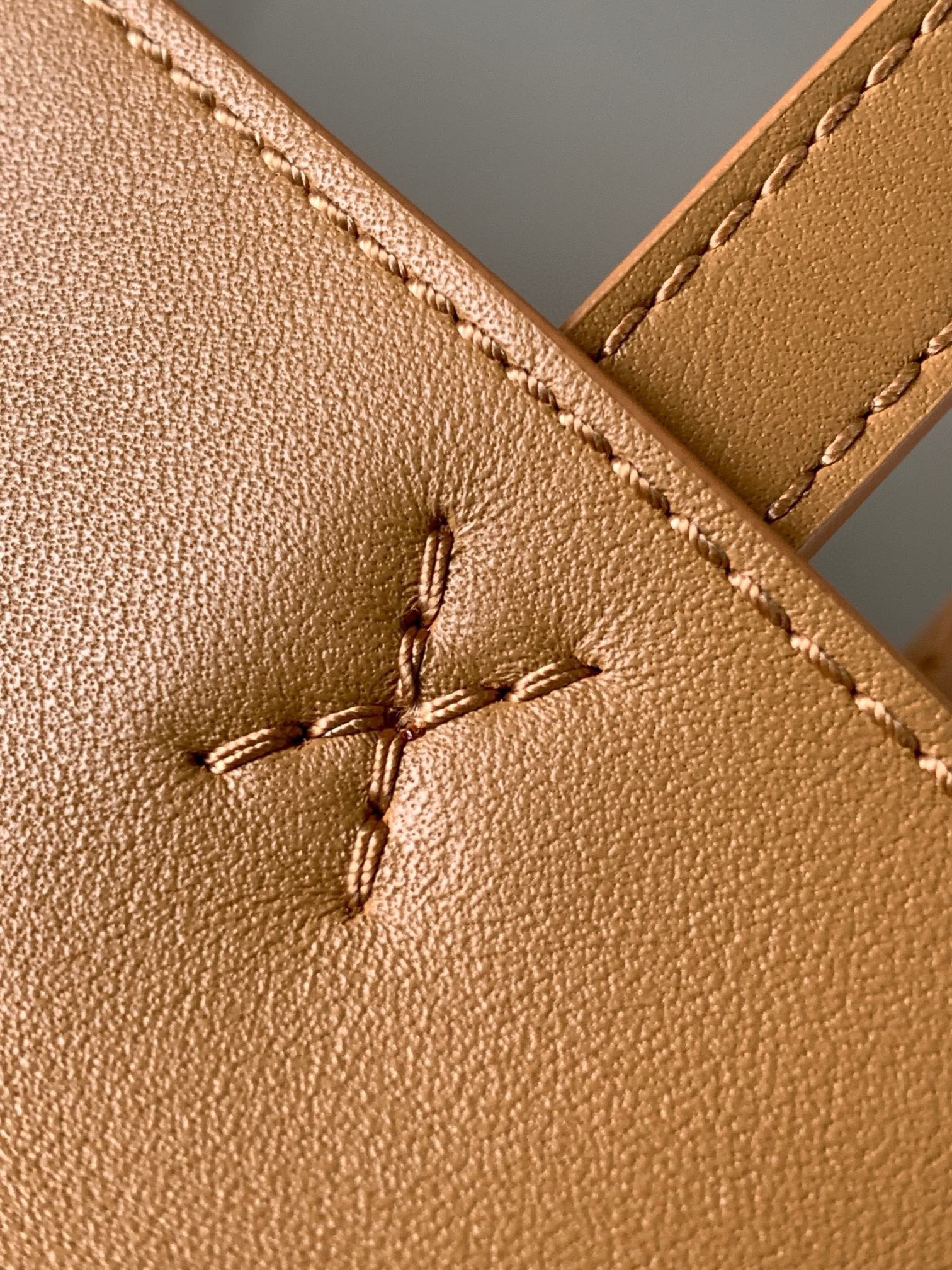 L*oewe Bag 9030 Top Quality