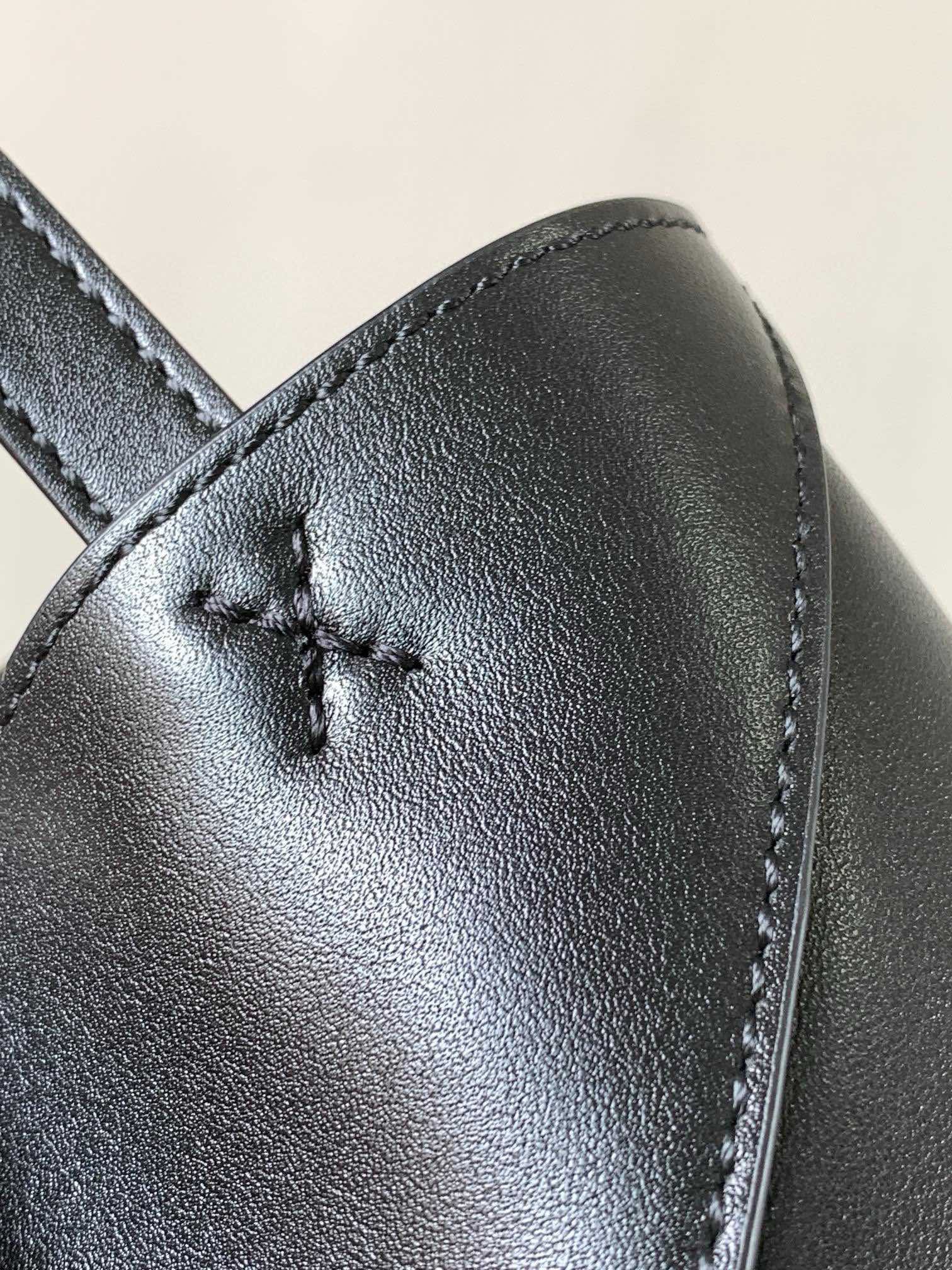 L*oewe Bag 9030 Top Quality