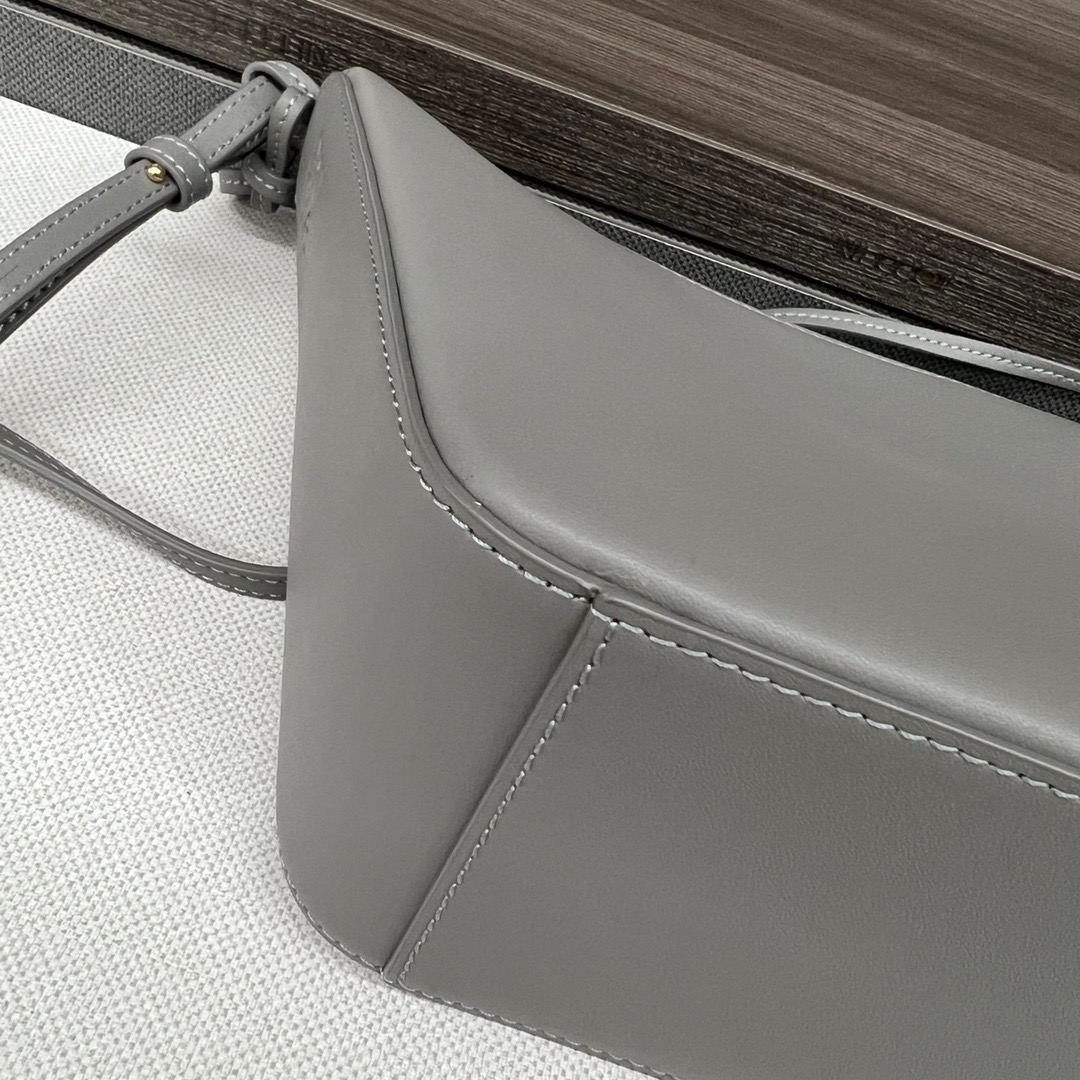 L*oewe Bag 262315 Top Quality