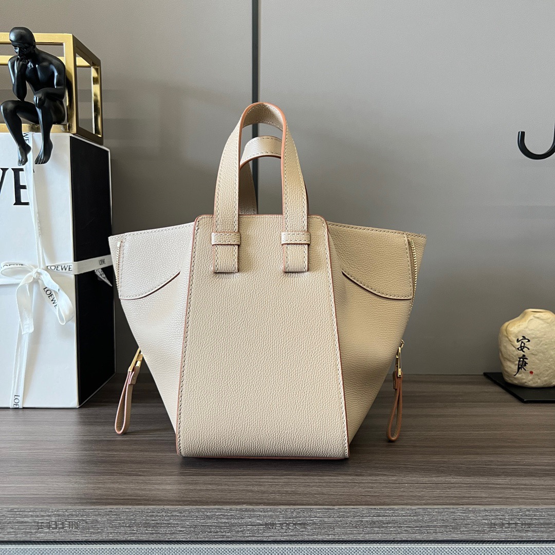 L*oewe Bag 652235 Top Quality