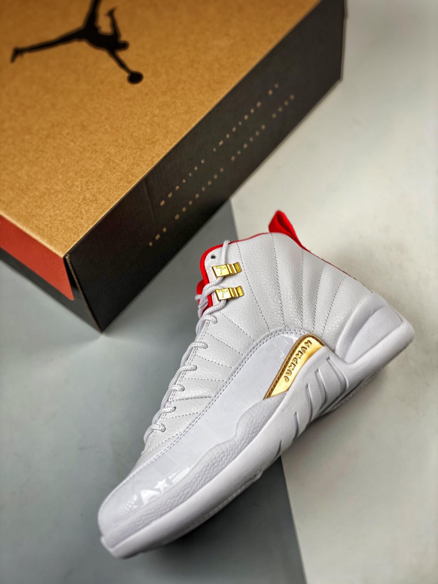 Air Jordan 12
