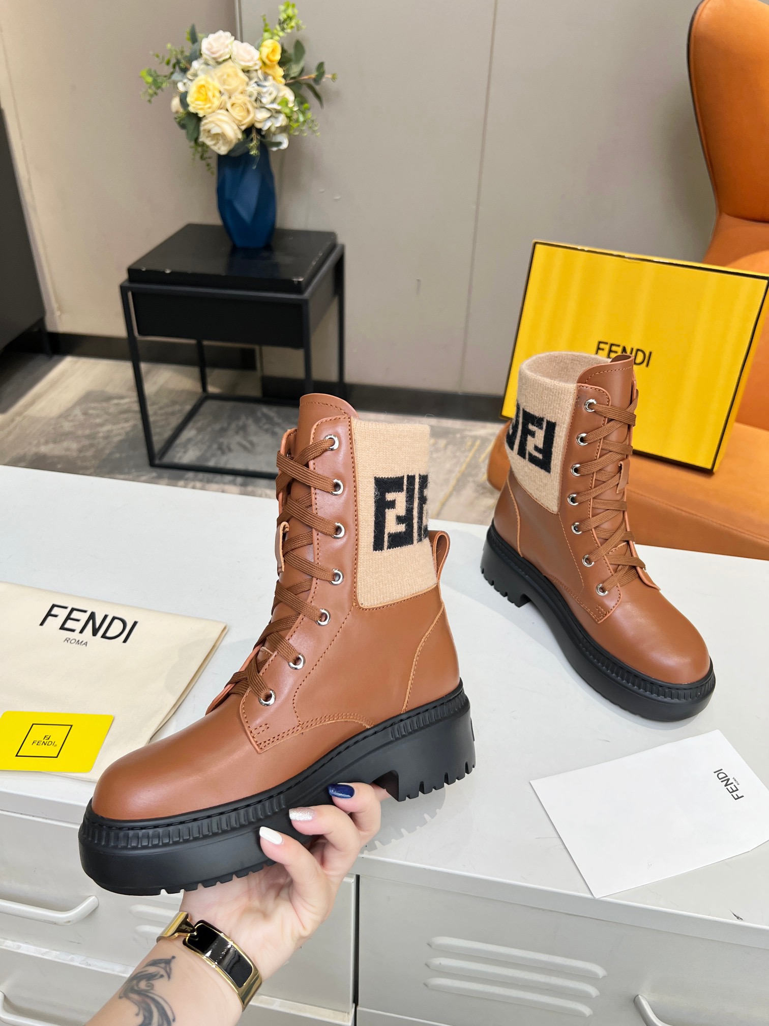 Women F*endi Top Sneaker