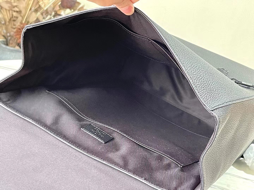 L*ouis V*uitton Top Bag