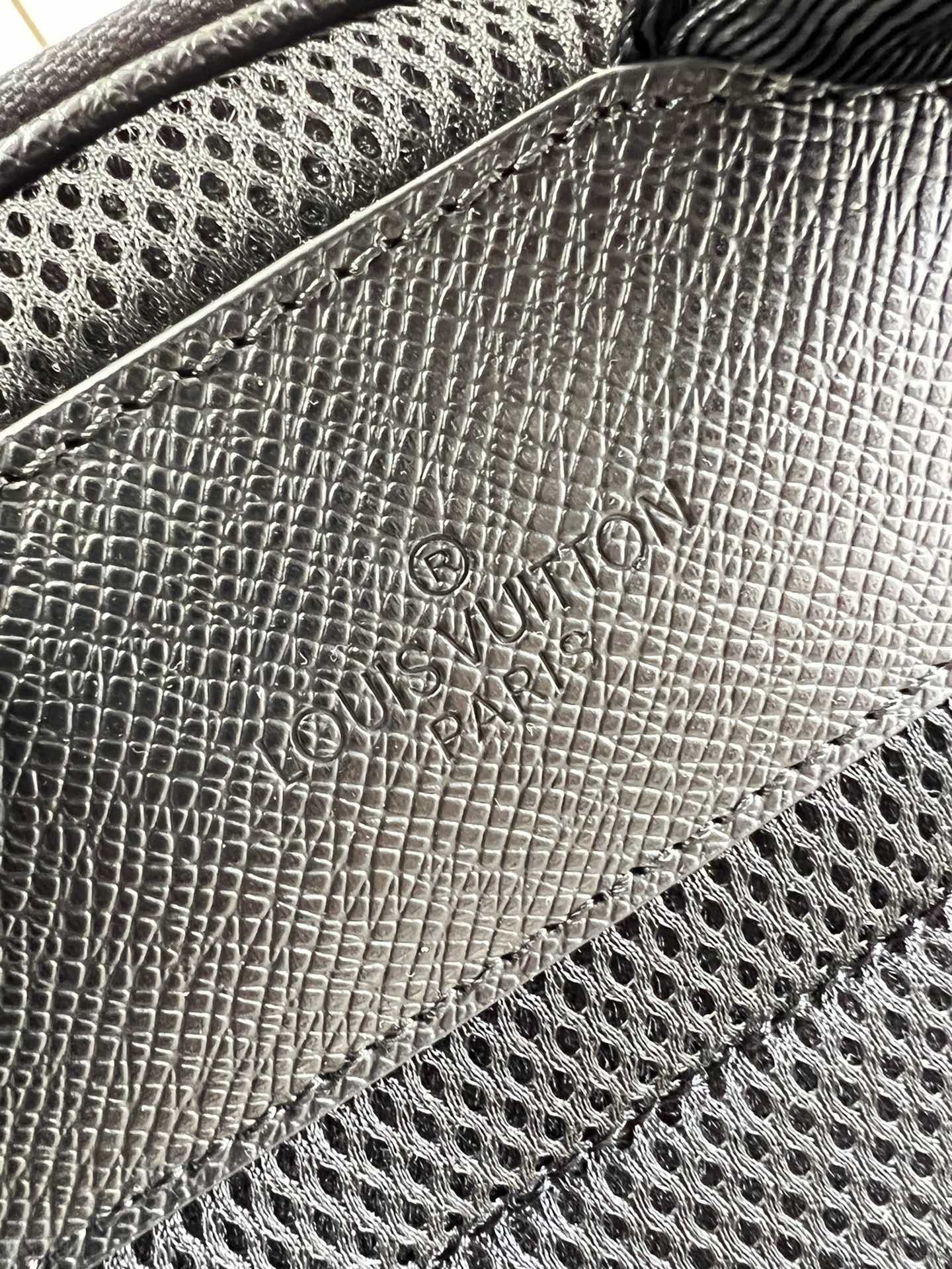 L*ouis V*uitton Top Bag