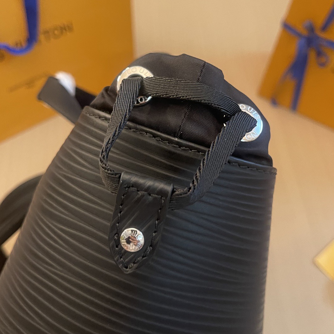 L*ouis V*uitton Top Bag