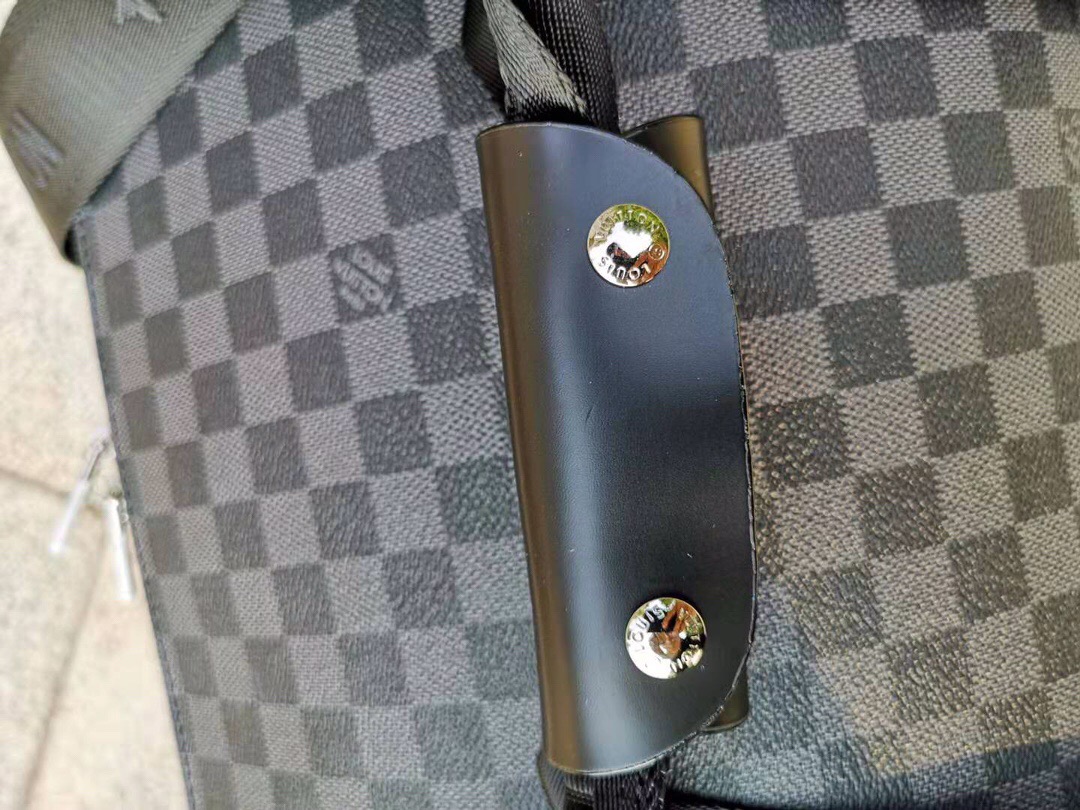 L*ouis V*uitton Luggage