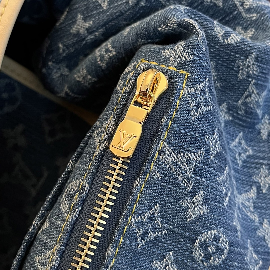 L*ouis V*uitton Top Bag