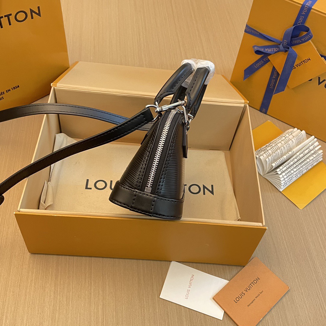 L*ouis V*uitton Top Bag