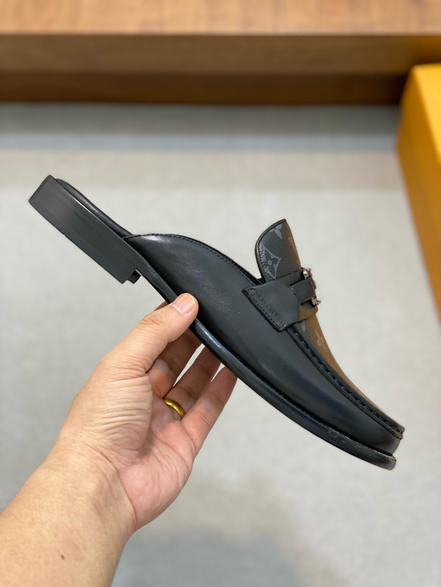 Men L*ouis V*uitton Top Slippers