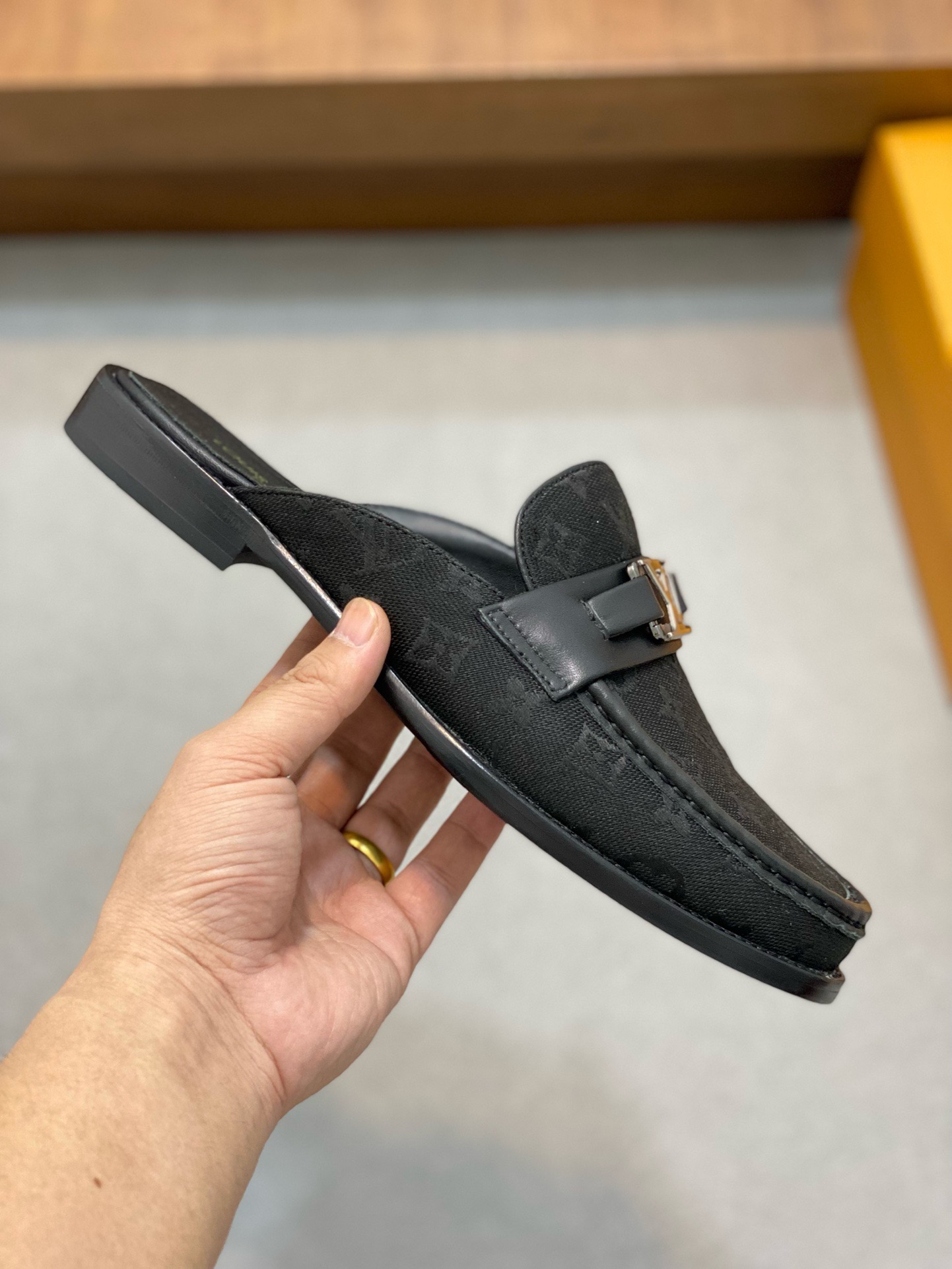 Men L*ouis V*uitton Top Slippers