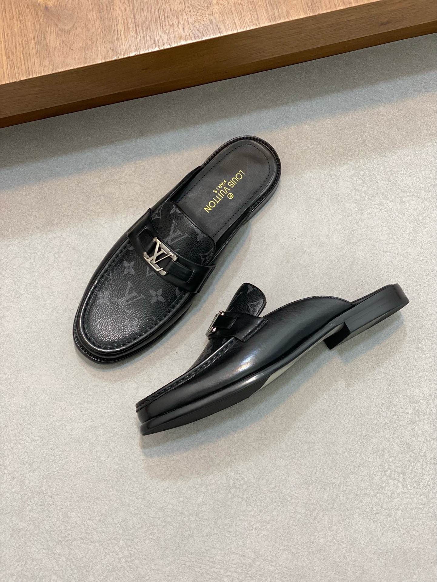 Men L*ouis V*uitton Top Slippers